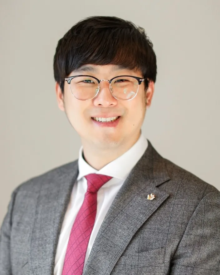 Headshot of Francis Kang
